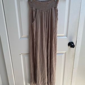 Loose taupe pants with slit small